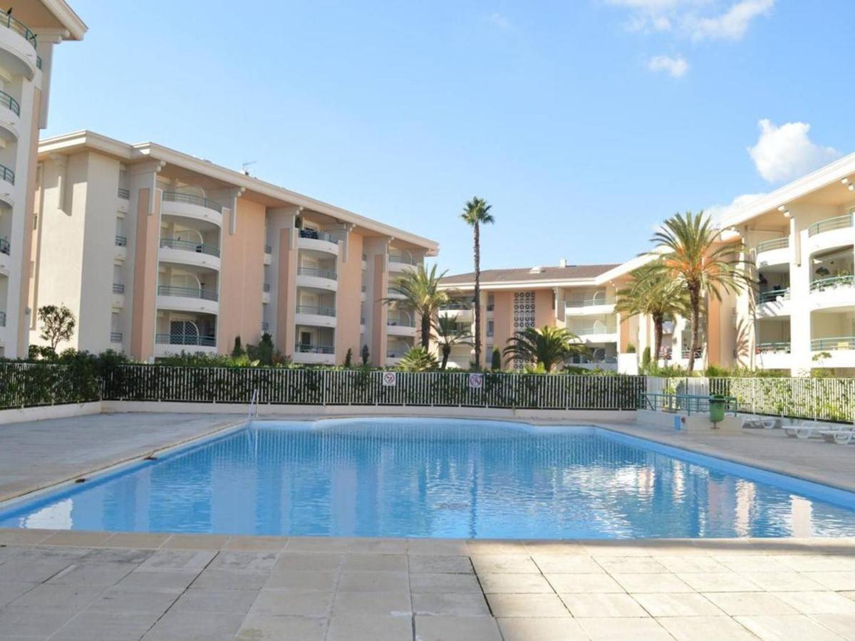 Frejus: Appt 2P, 5 Pers, Piscine, Plage A 150M, Parking, Animaux Ok - Fr-1-226A-357 Eksteriør bilde